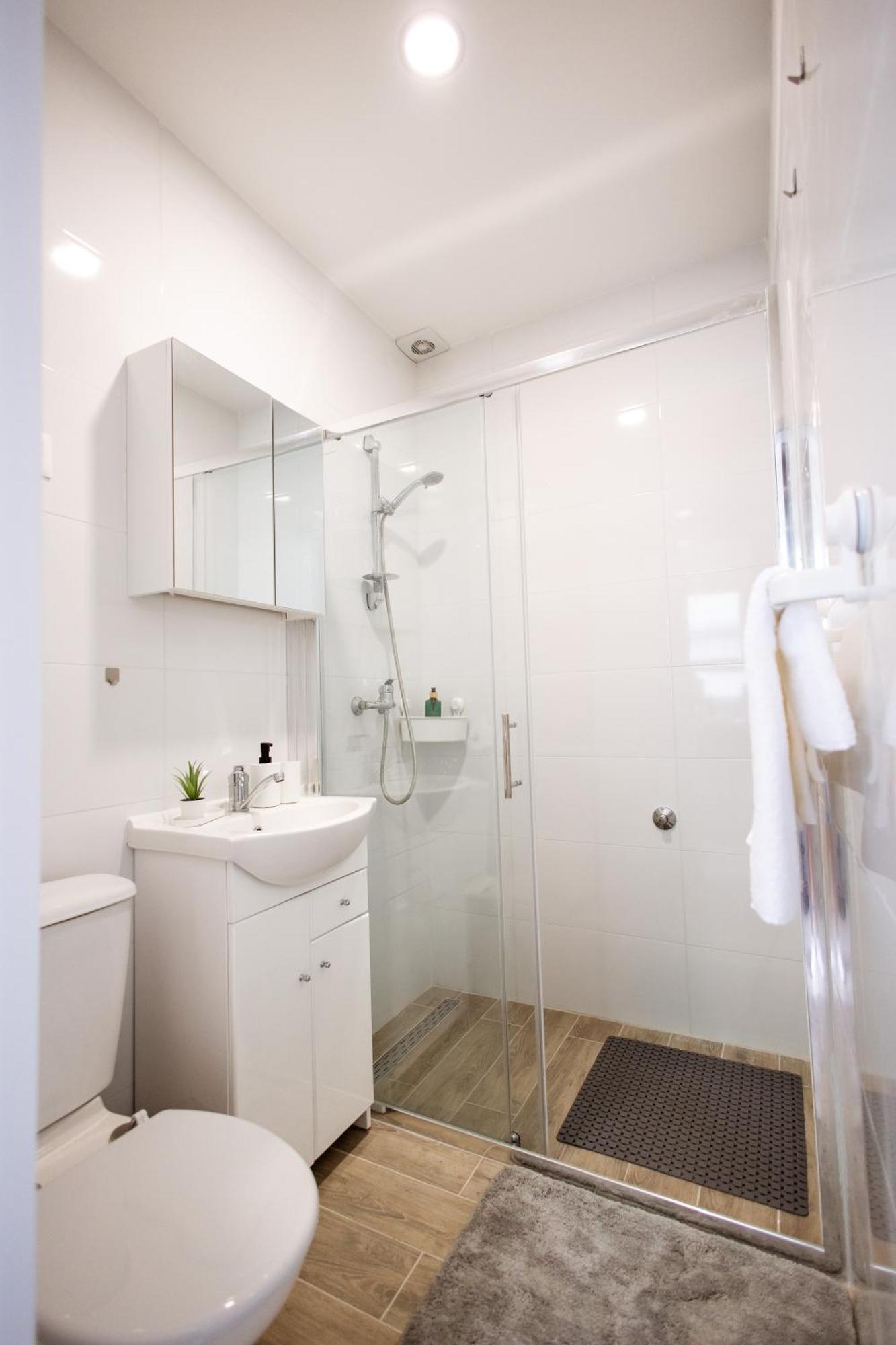 Cozy Studio Apartment In Osijek - Self Check In Exterior photo