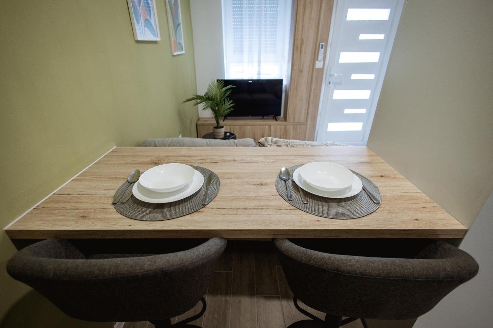 Cozy Studio Apartment In Osijek - Self Check In Exterior photo
